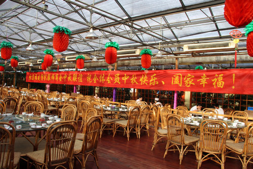 纺织服饰商会：中秋佳节倍思亲 欢聚一堂大家庭