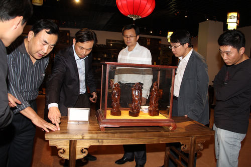 北京企业家走进木业家具商会暨参观“瑞祥安”红木家具展览活动成功举办