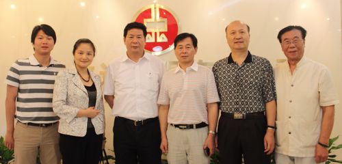 厦门市人民政府驻北京办事处陈文峰主任莅临厦门商会视察商会工作