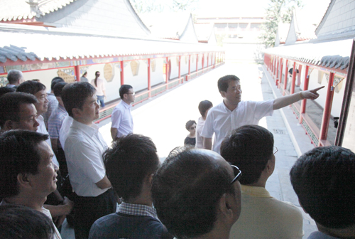 福建省住建厅与杨庄村农村城镇化建设经验交流会召开