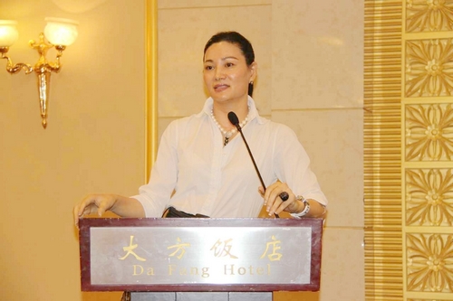 女企业家俱乐部出席鹤壁市淇滨区推介会