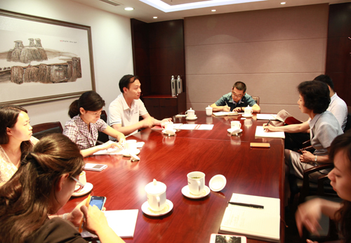 总商会应邀前往全国工商联拜访并介绍办会经验