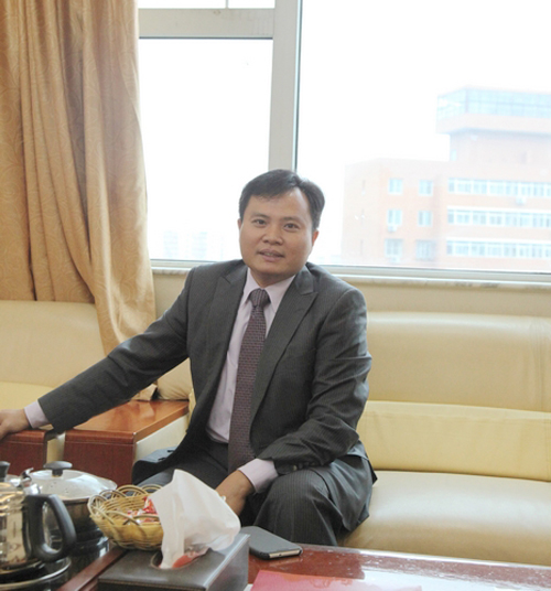 新晋副会长施心木、萧文亭首次来到总商会值班